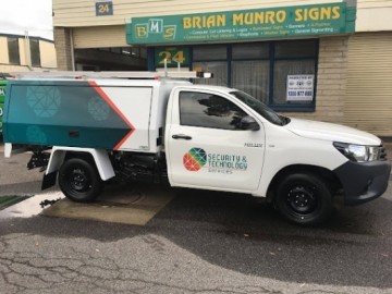 Brian Munro Signs